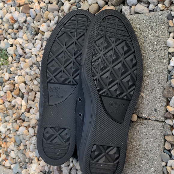 Converse Tennis Shoes 10.5 - Picture 4 of 8